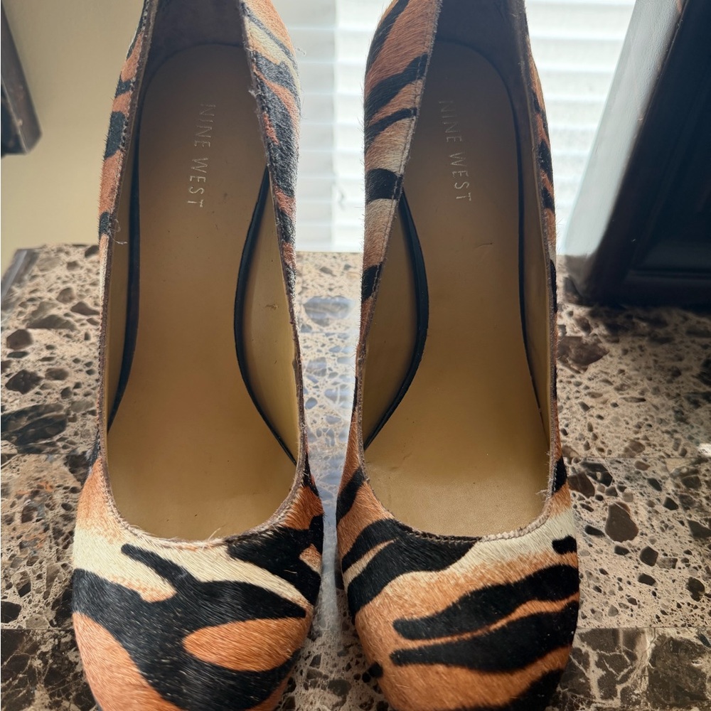Nine West Black and Tan Animal skin material Print Heels Brand New’